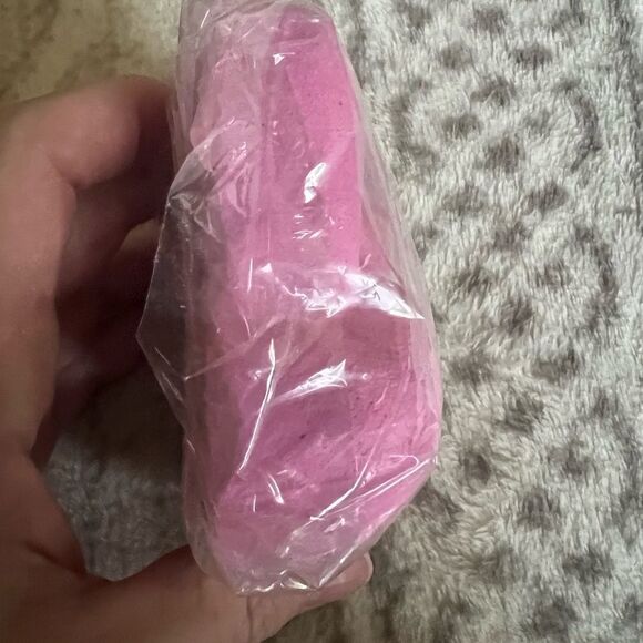 1 LEFT! Lush x My Melody Limited Edition Bath Bomb - Picture 7 of 7
